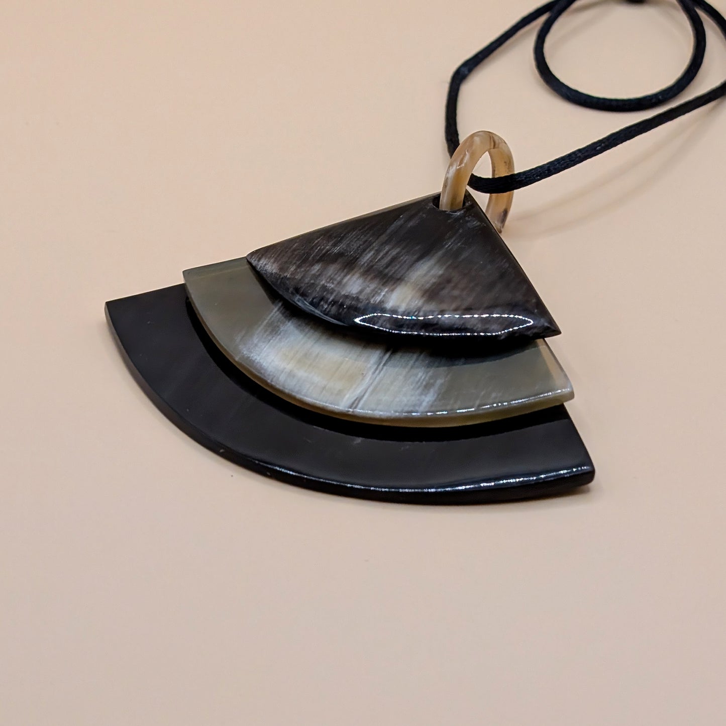Collier Ravinala