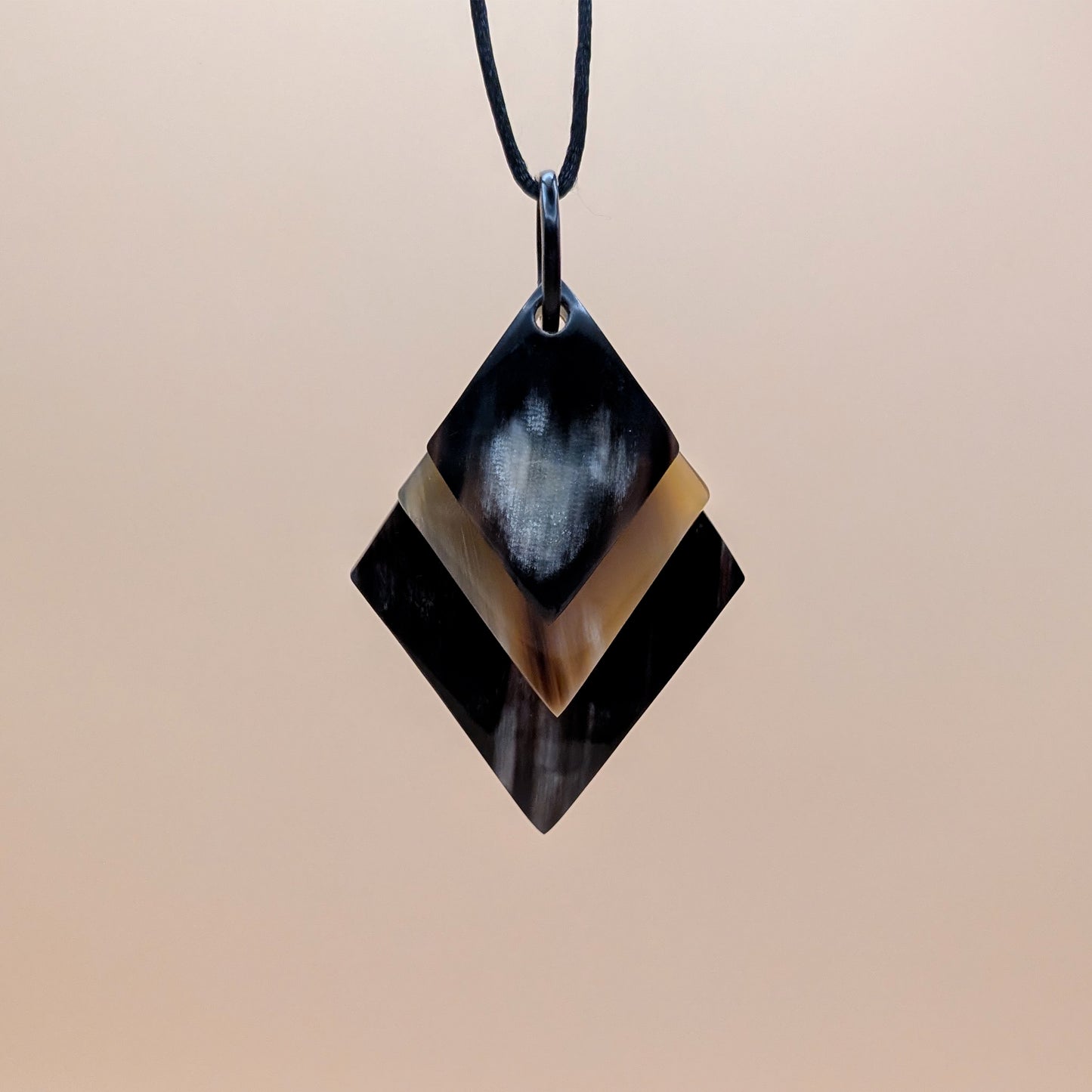 Collier Mira
