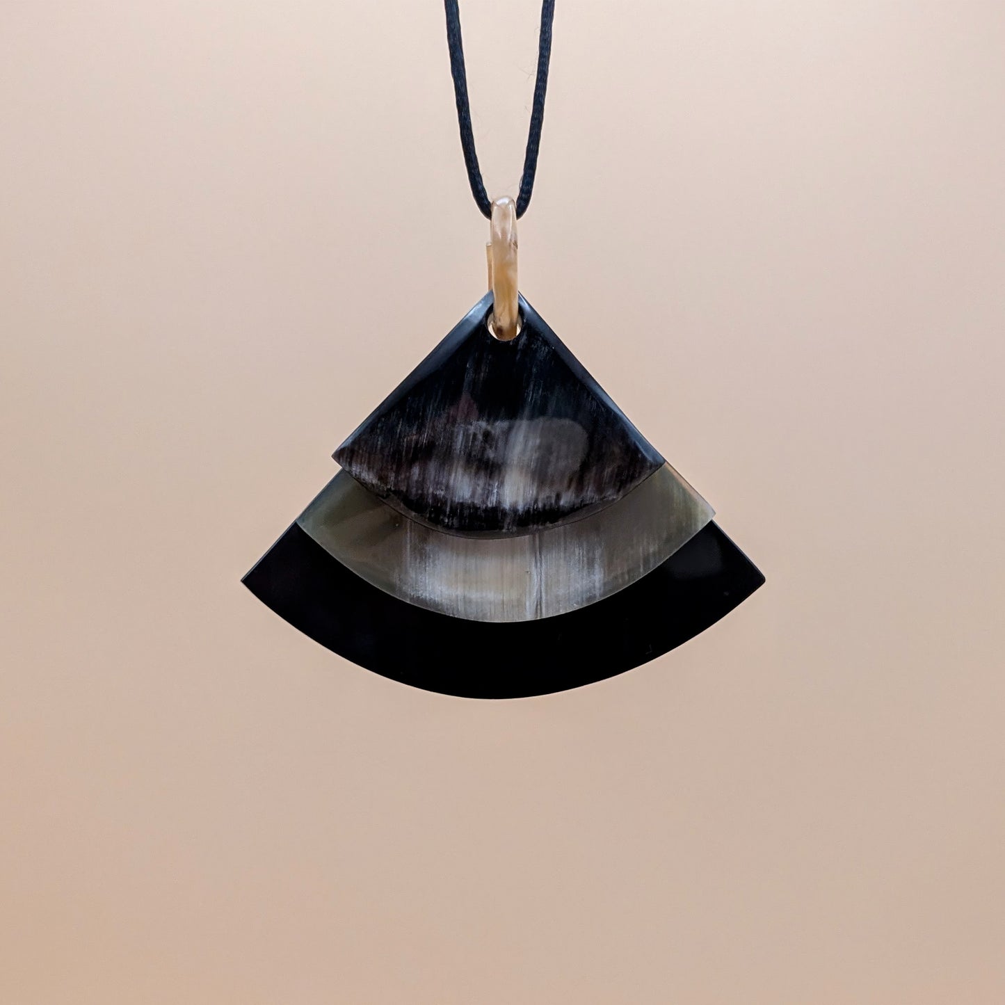Collier Ravinala