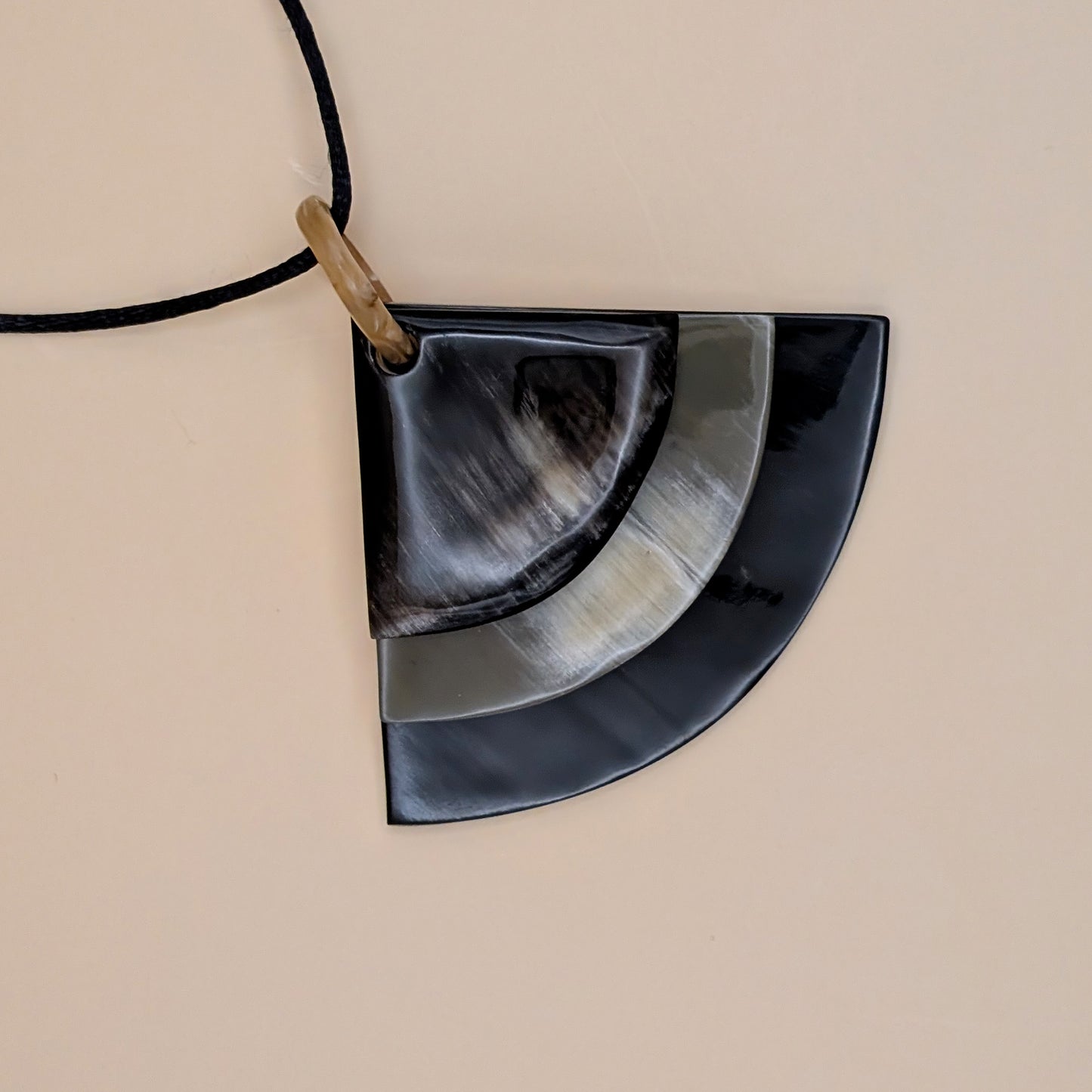 Collier Ravinala